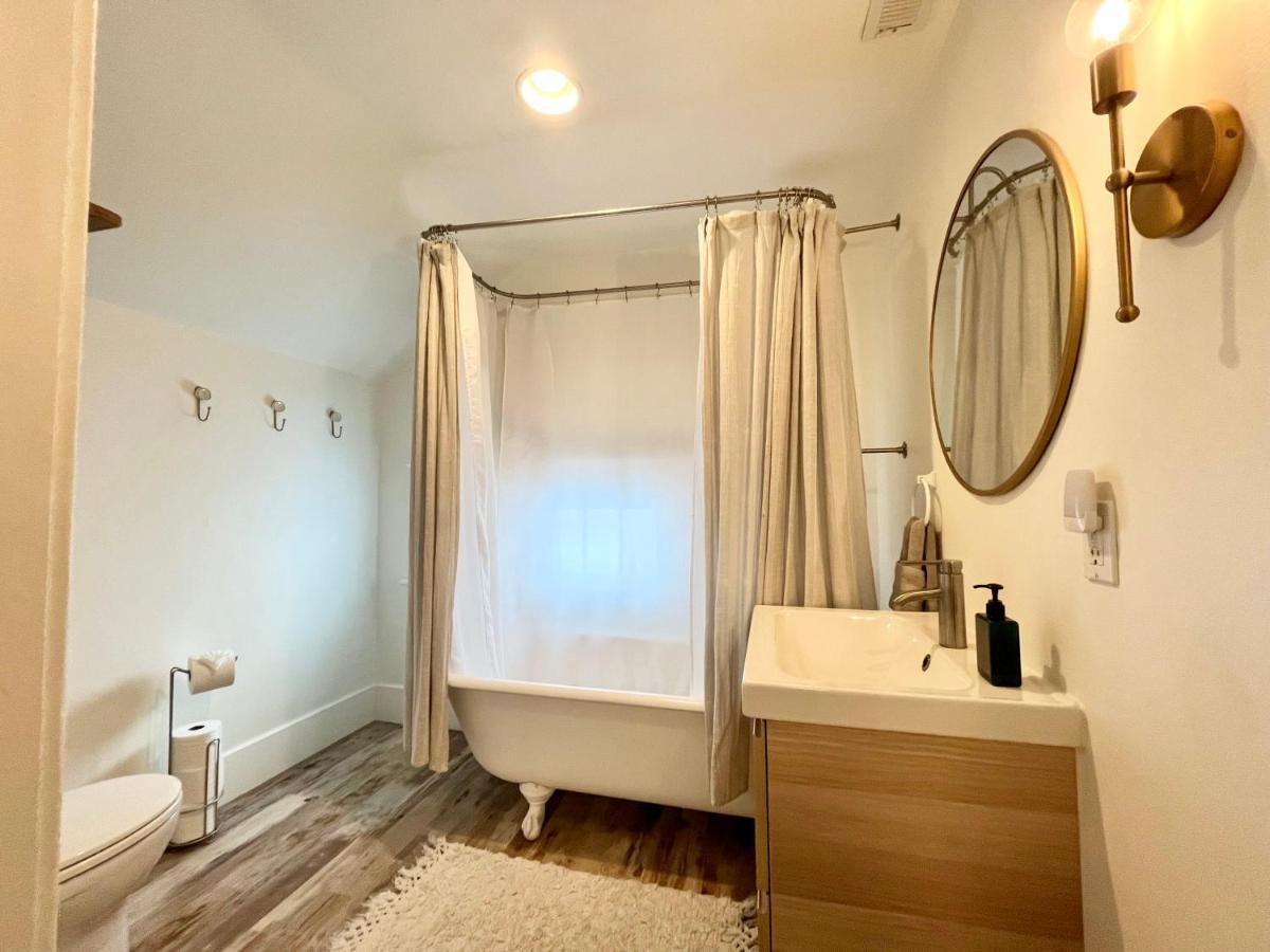 Appartamento Its Back Historic Flat In Downtown Boise Esterno foto