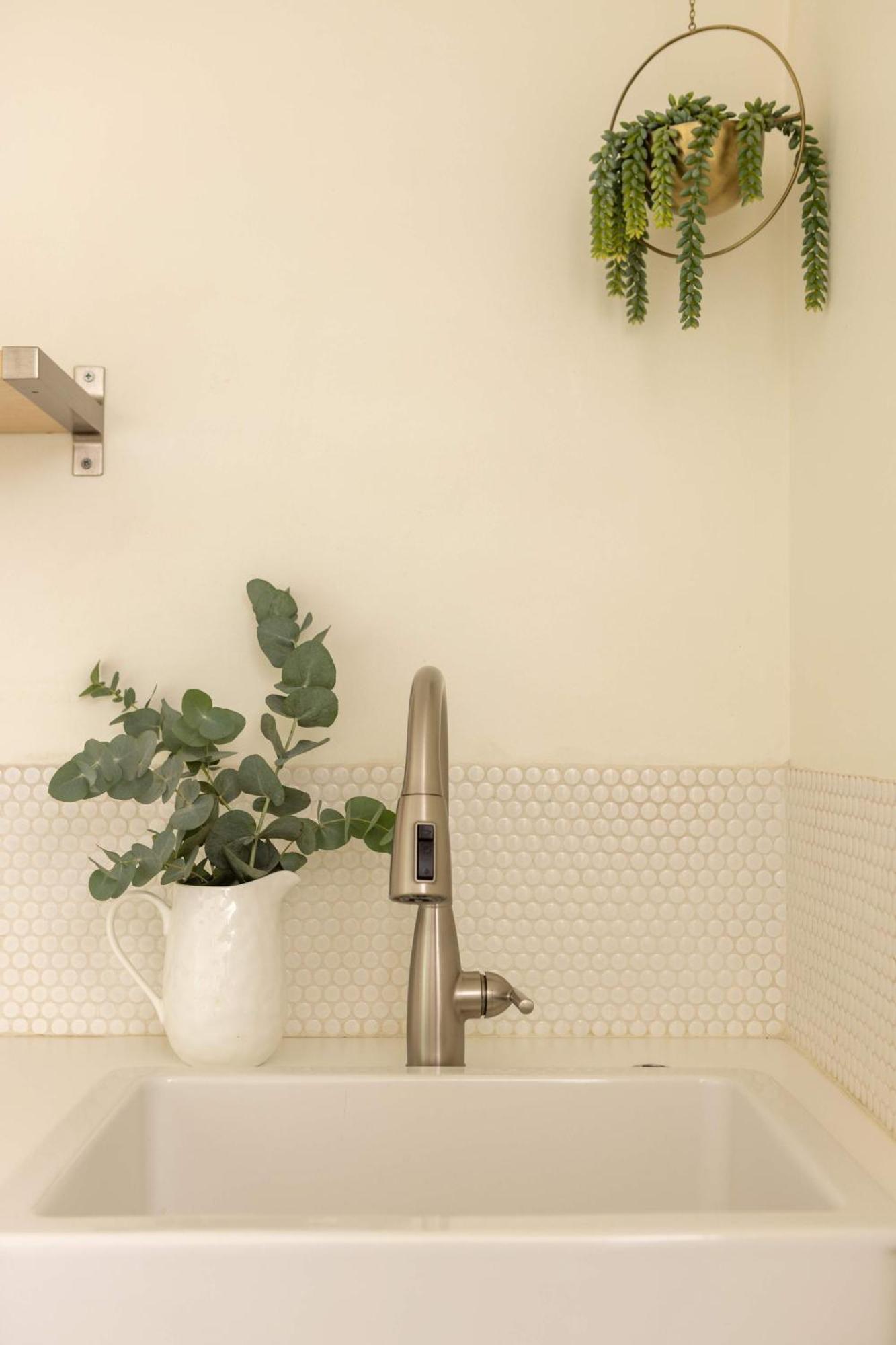 Appartamento Its Back Historic Flat In Downtown Boise Esterno foto