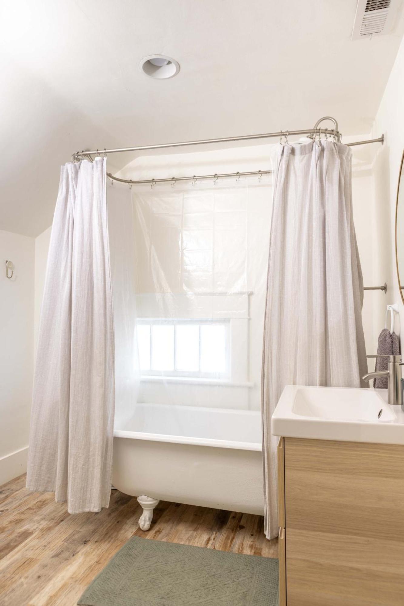 Appartamento Its Back Historic Flat In Downtown Boise Esterno foto